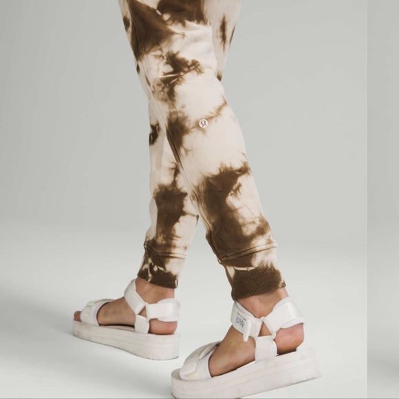 NWT Lululemon Warm Down Jogger *Earth Dye Earth Dye Sand - Picture 5 of 12